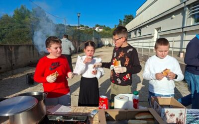 Slikom kroz Božićno druženje i humanitarnu prodajnu izložbu 2025.